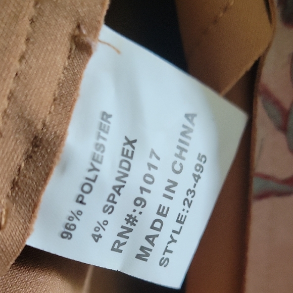 Solitaire Floral Pink and Beige Garment - Picture 4 of 4